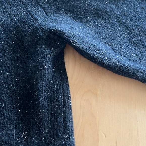 Untilckit Men’s Lambswool Sweater - Picture 8 of 8